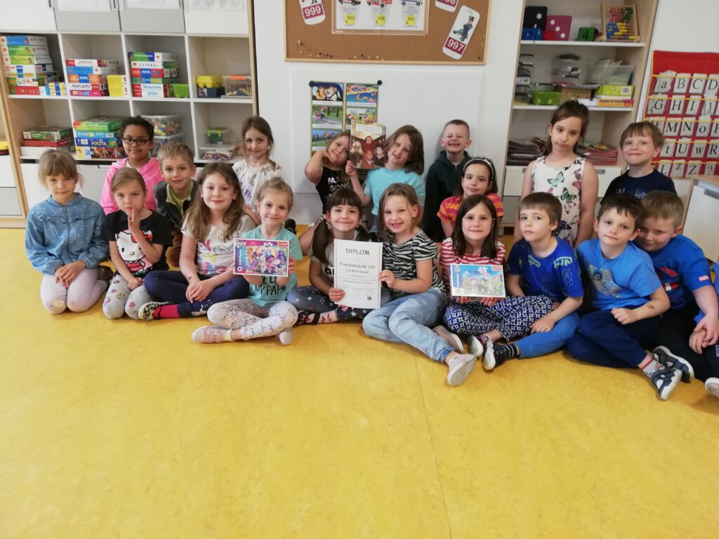 Podsumowanie projektu „Przygody przyjaciół z łąki – dzieci z warszawskich przedszkoli tworzą bajkową książkę”